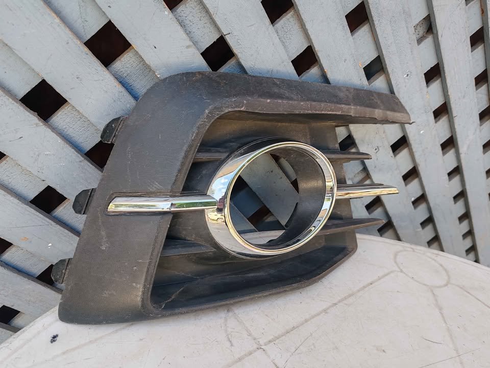 Tapa de neblinero derecho Volkswagen Gol 2016 - 2018 - Imagen 2