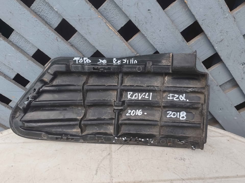Tapa de rejilla de parachoque izquierda Toyota RAV4 2016 - 2018 - Imagen 4