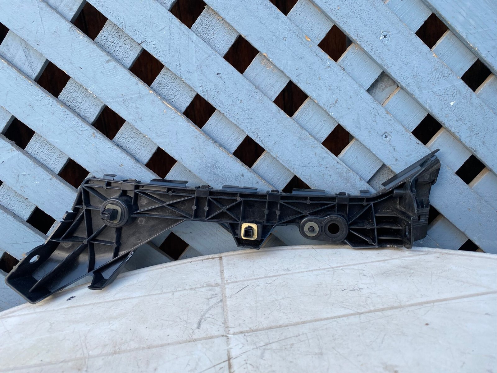 Mensula trasera izquierda Mazda 3 2010 - 2014 - Imagen 2