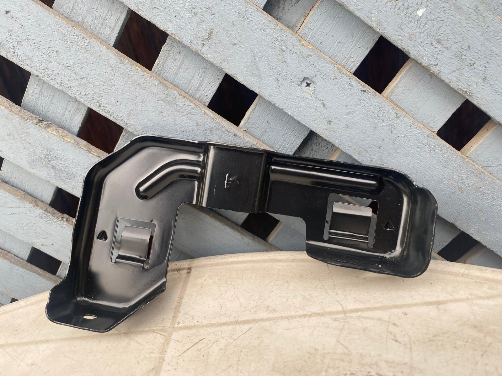 Mensula delantera derecha Hyundai Tucson 2005 - 2010 - Imagen 2