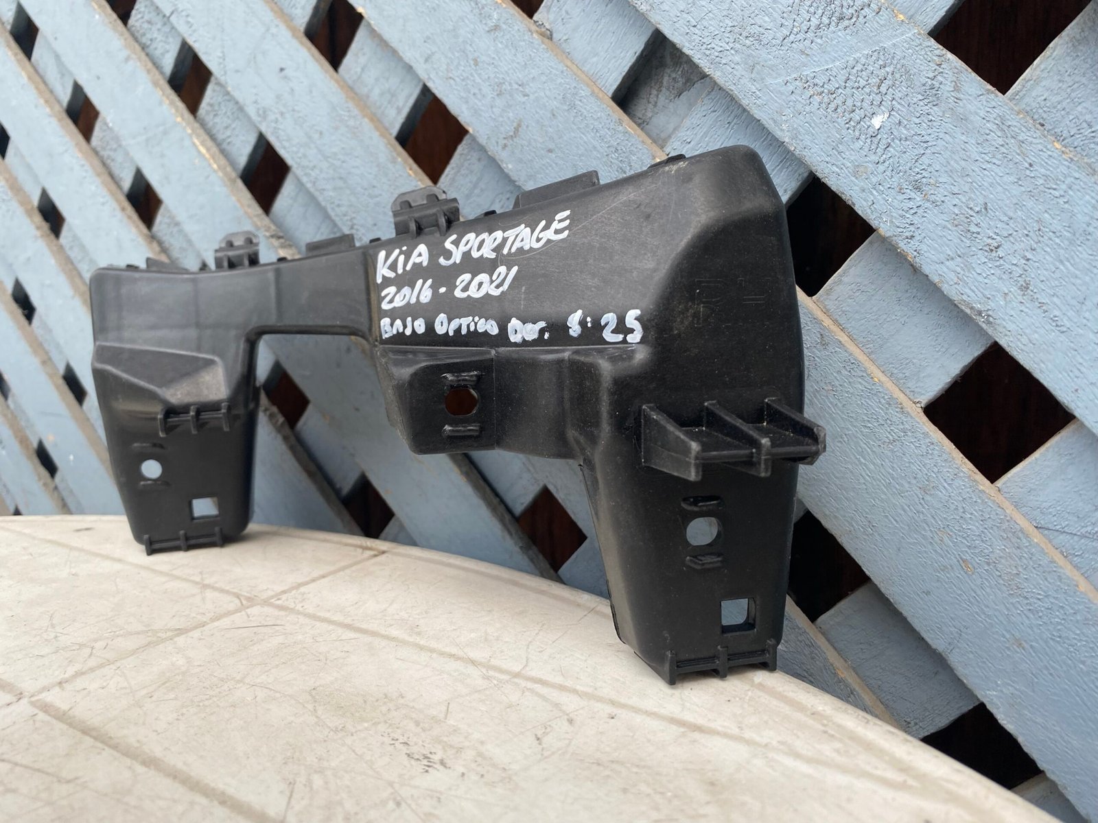 Mensula bajo óptico derecho Kia Sportage 2016 - 2021 - Imagen 2