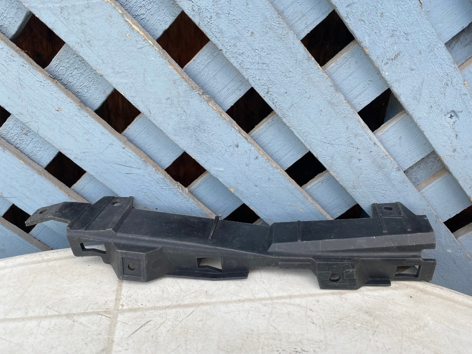Mensula trasera izquierda Ford Explorer 2006 - 2010