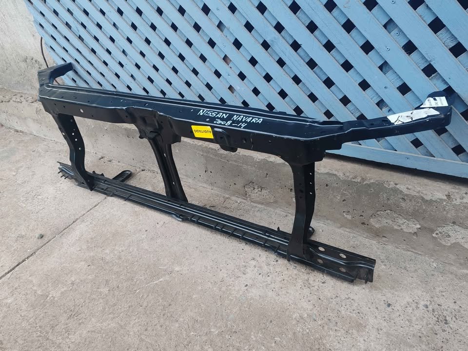 Frontal Nissan Navara 2008 - 2014 - Imagen 4