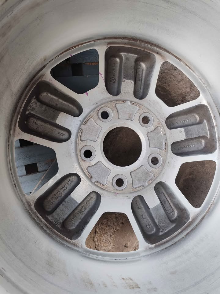 Llanta Jeep Grand Cherokee 2004 - 2010 - Imagen 6