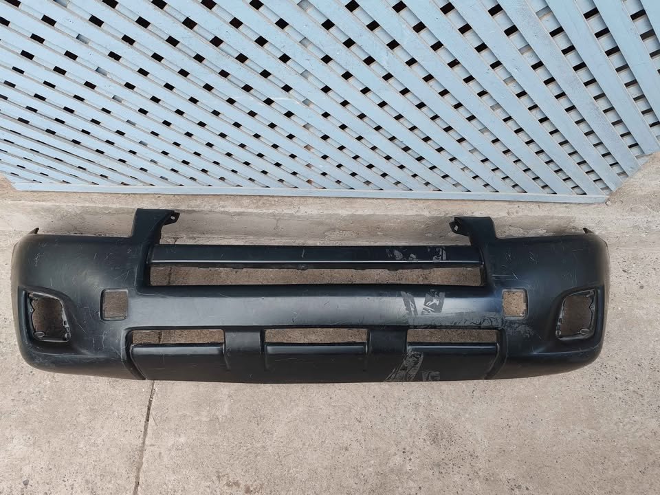 Parachoque delantero Toyota Rav4 2009 - 2012