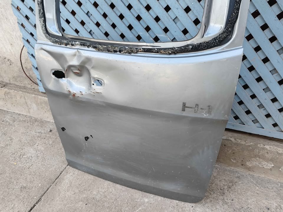 Puerta trasera derecha Hyundai H1 2008 - 2016 - Imagen 4