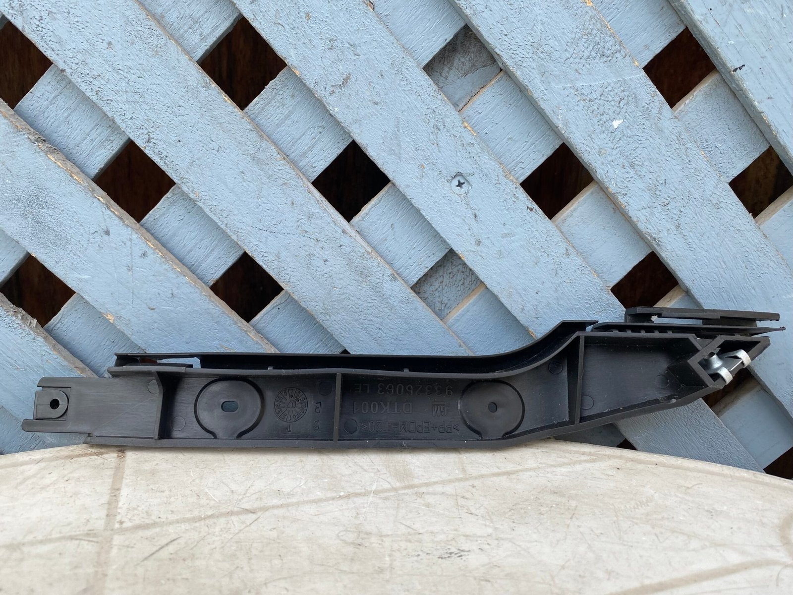 Mensula delantera izquierda Chevrolet Zafira 2001 - 2012 - Imagen 2