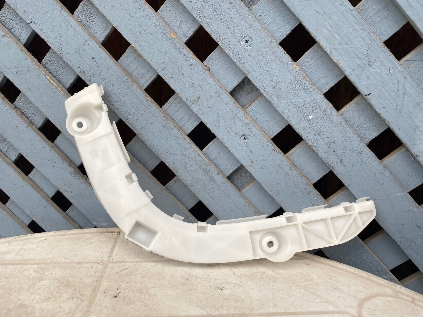 Mensula trasera derecha Mazda Cx-7 2009 - 2012