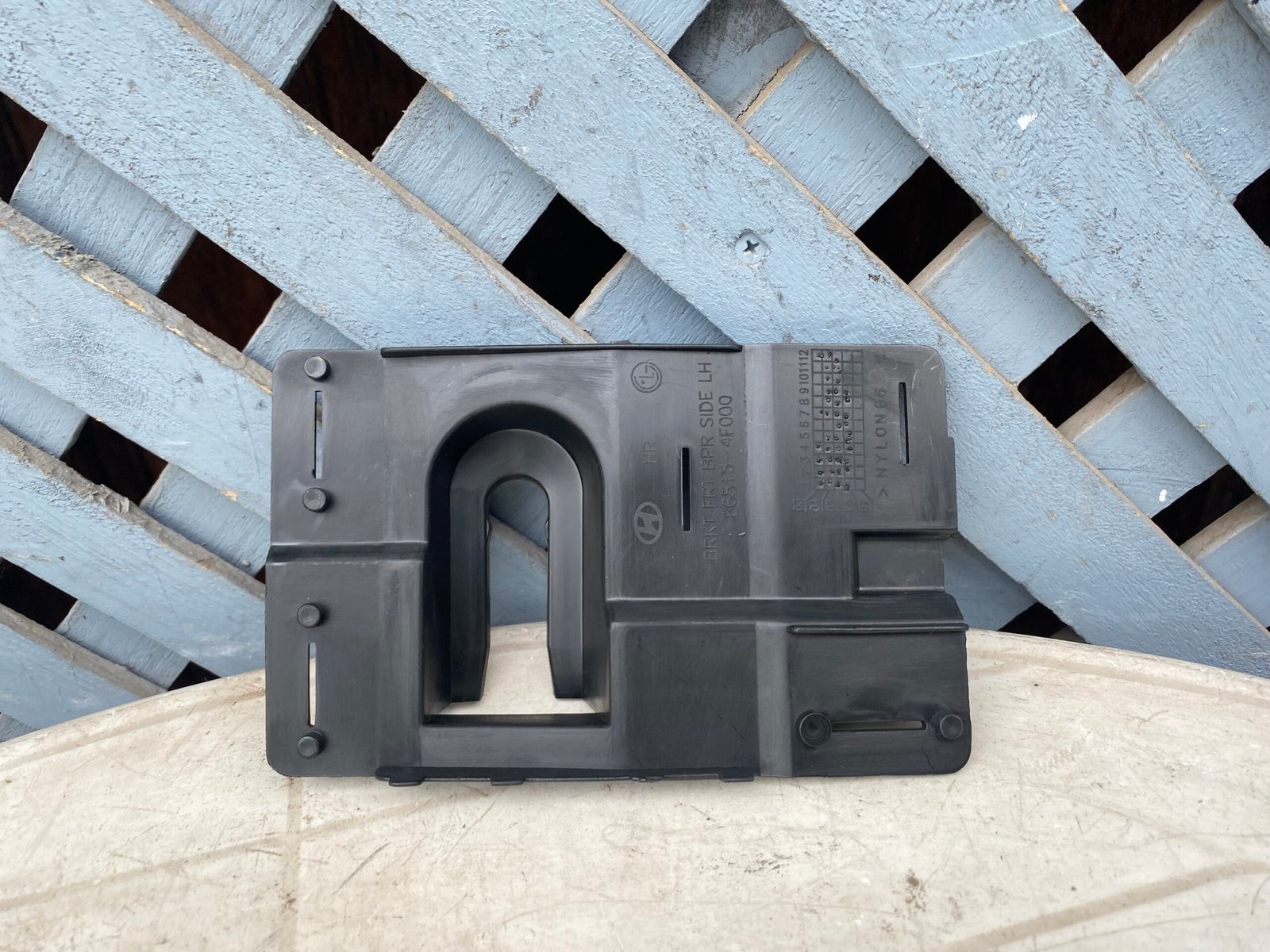 Mensula delantera izquierda Hyundai Porter 2005 - 2011
