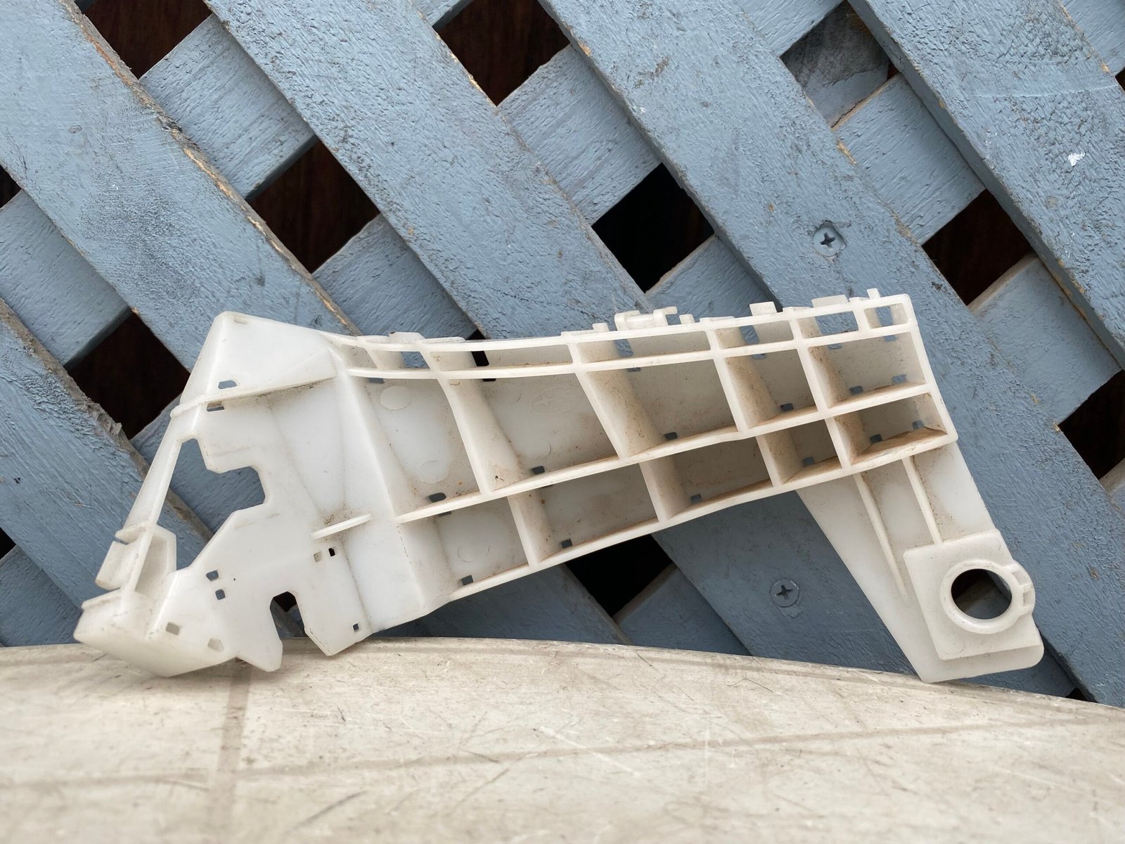 Mensula trasera derecha Subaru Forester 2009 - 2013 - Imagen 3