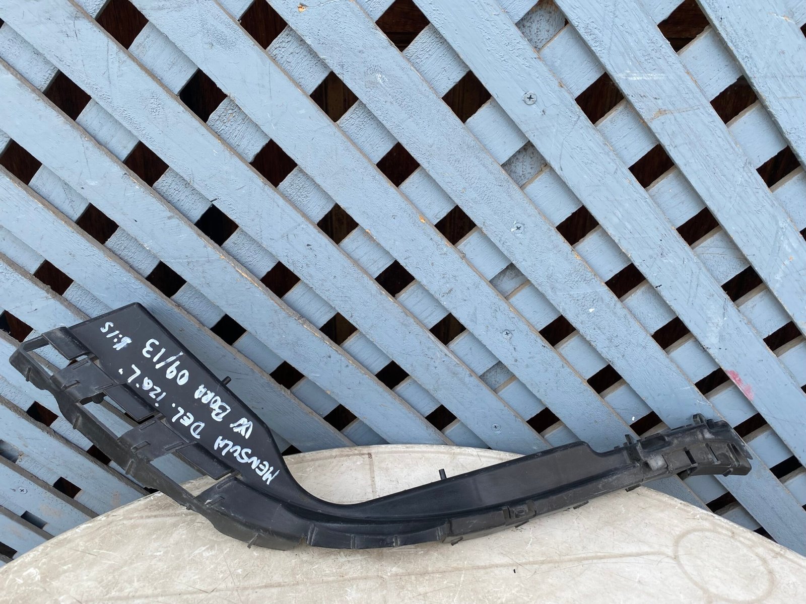 Mensula delantera izquierda Volkswagen Bora 2009 - 2013