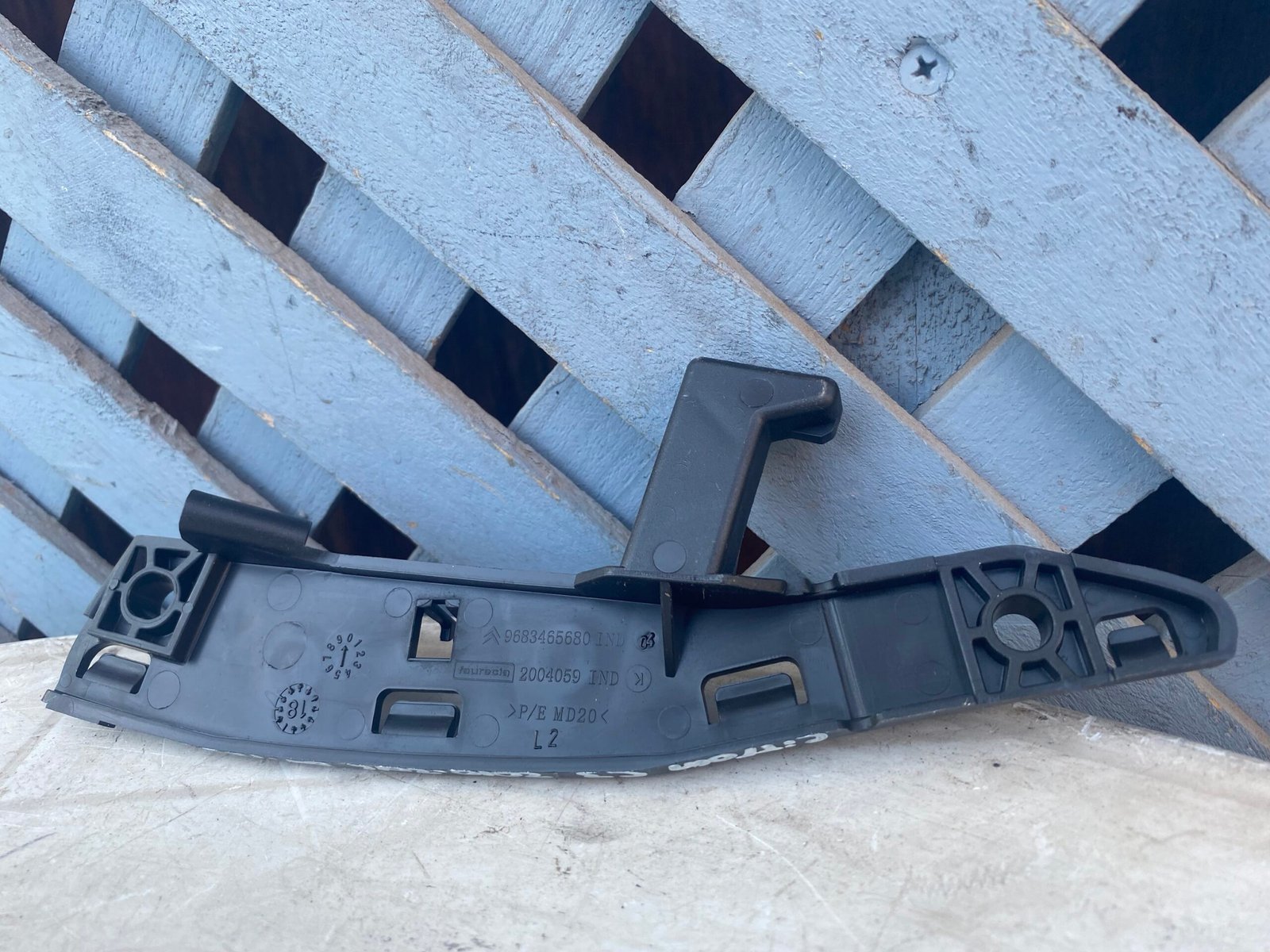 Mensula delantera izquierda Citroen C3 2010 - 2016 - Imagen 2