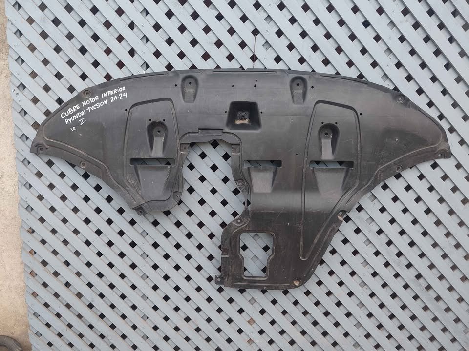 Cubre motor inferior Hyundai Tucson 2021 - 2024 (II)