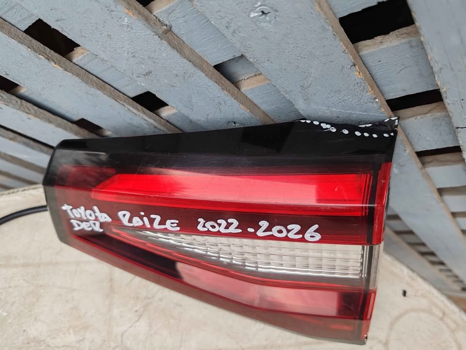 Foco derecho de portalón Toyota Raize 2022 - 2026 - Imagen 4