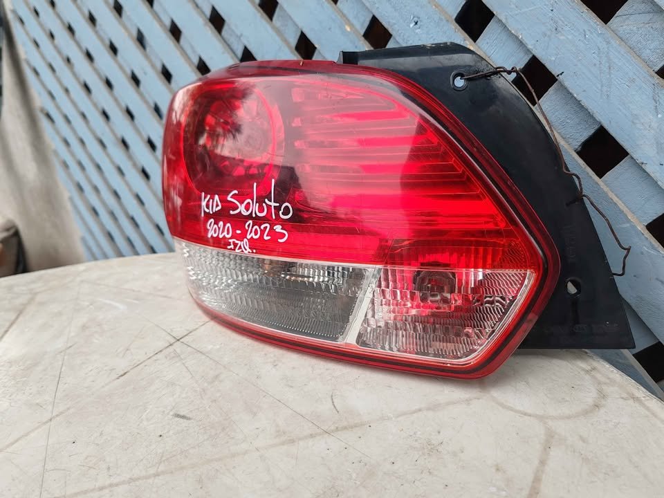 Foco trasero izquierdo Kia Soluto 2020 - 2023 - Imagen 5