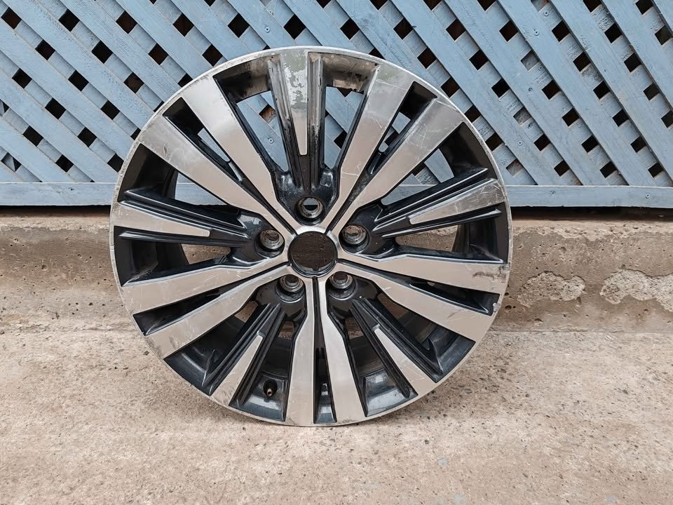 Llanta Mitsubishi Outlander 2019 - 2020