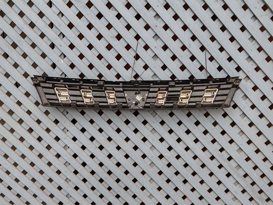 Máscara Mahindra XUV 300 2023 - 2026 - Imagen 8