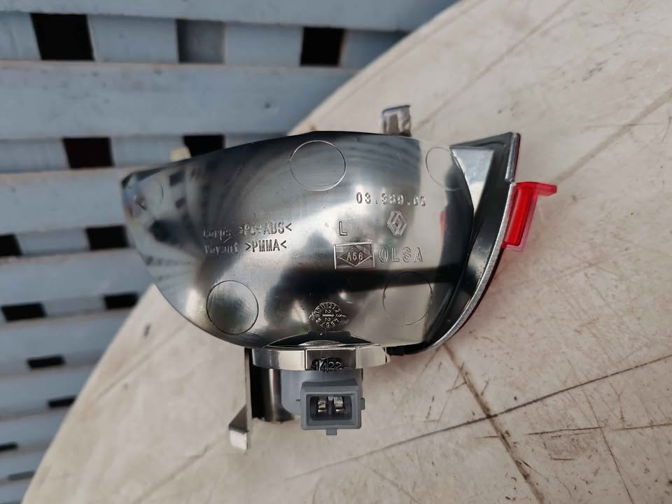 Mica de parachoque trasero izquierdo Renault Captur 2013 - 2019 - Imagen 4