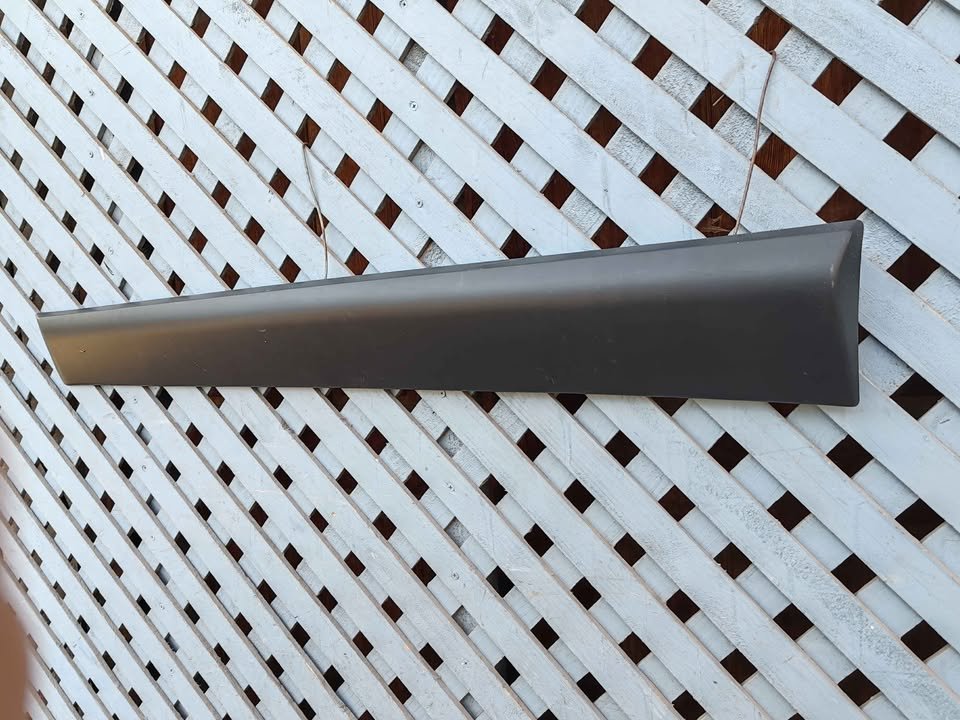 Moldura de puerta delantera izquierda Renault Dokker 2014 - 2022 - Imagen 3