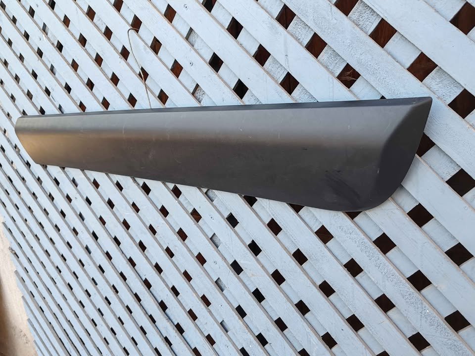 Moldura de puerta trasera izquierda Renault Dokker 2015 - 2021 - Imagen 3