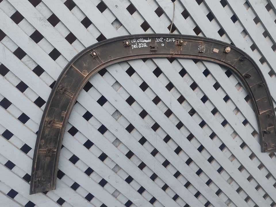 Moldura delantera izquierda Chevrolet Orlando 2012 - 2017 - Imagen 6