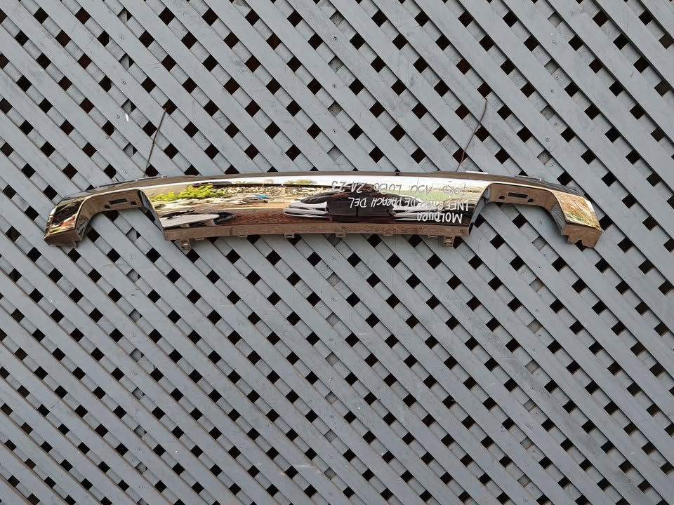 Moldura inferior de parachoque Ford F150 2021 - 2023