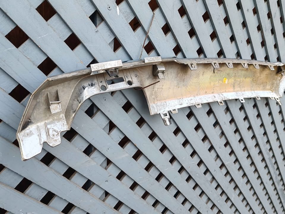 Moldura inferior de parachoque Ford F150 2021 - 2023 - Imagen 8