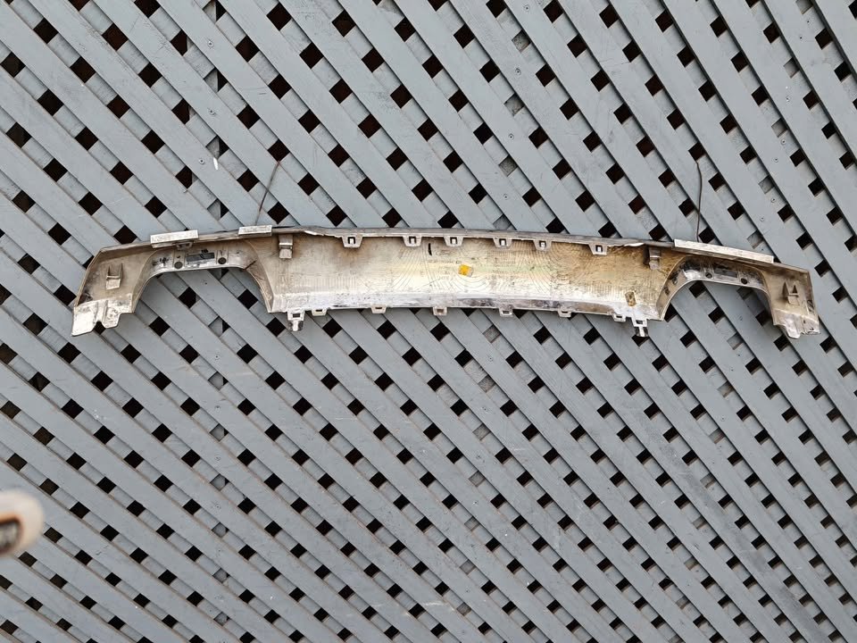Moldura inferior de parachoque Ford F150 2021 - 2023 - Imagen 9