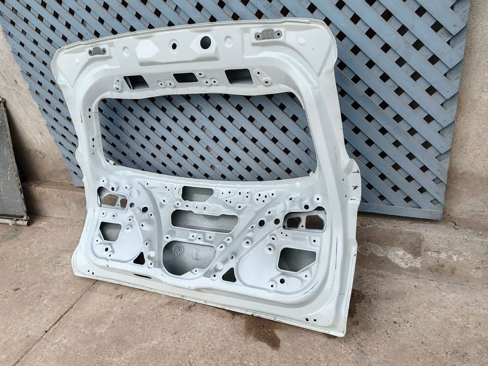 Portalón Toyota Corolla Cross 2022 - 2026 - Imagen 7