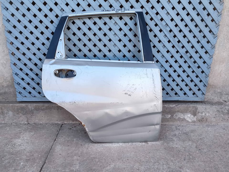 Puerta trasera derecha Chevrolet Aveo HB 2005 - 2012