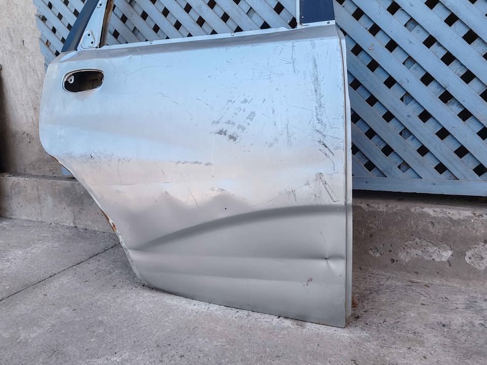 Puerta trasera derecha Chevrolet Aveo HB 2005 - 2012 - Imagen 4