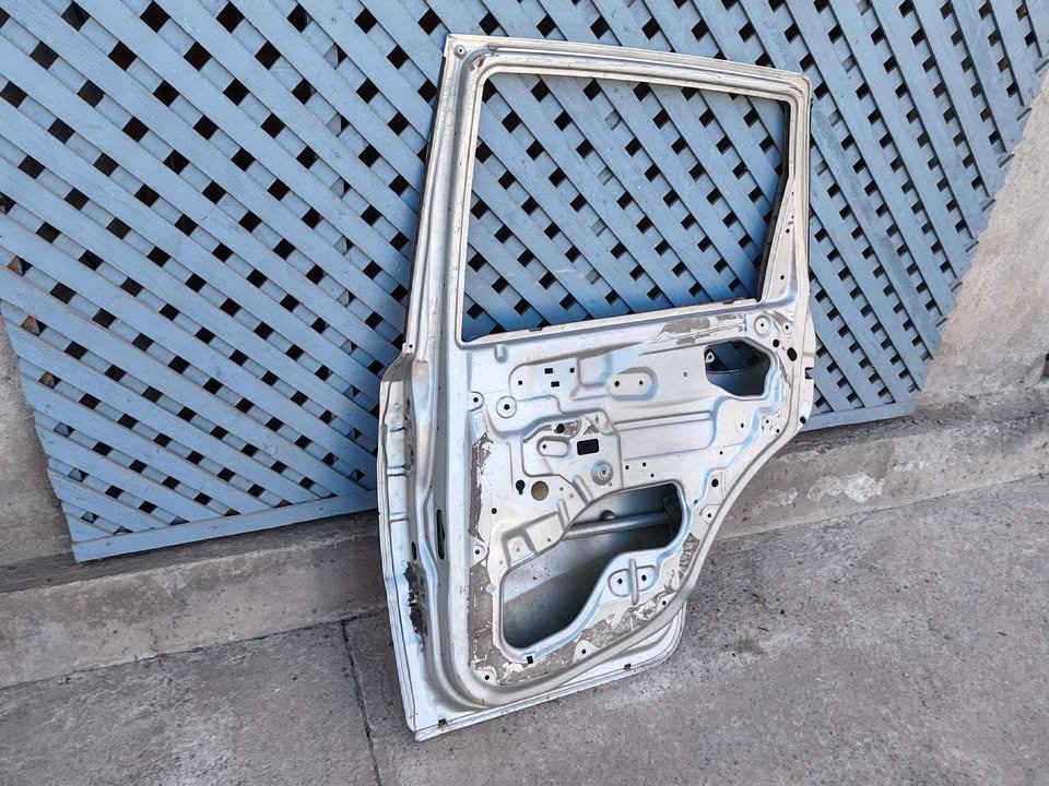 Puerta trasera derecha Chevrolet Aveo HB 2005 - 2012 - Imagen 6