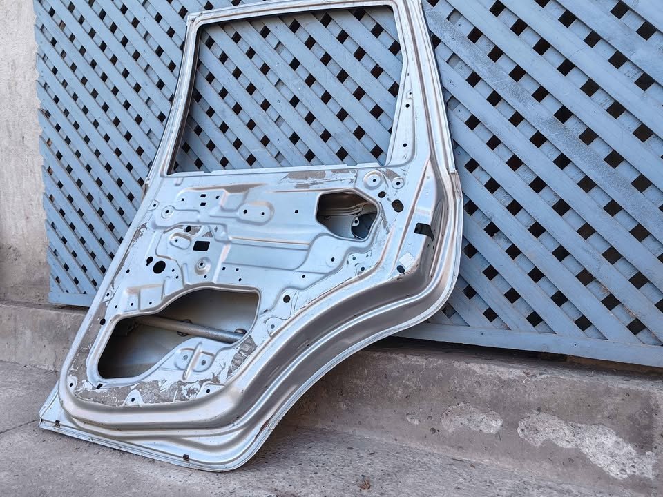 Puerta trasera derecha Chevrolet Aveo HB 2005 - 2012 - Imagen 7