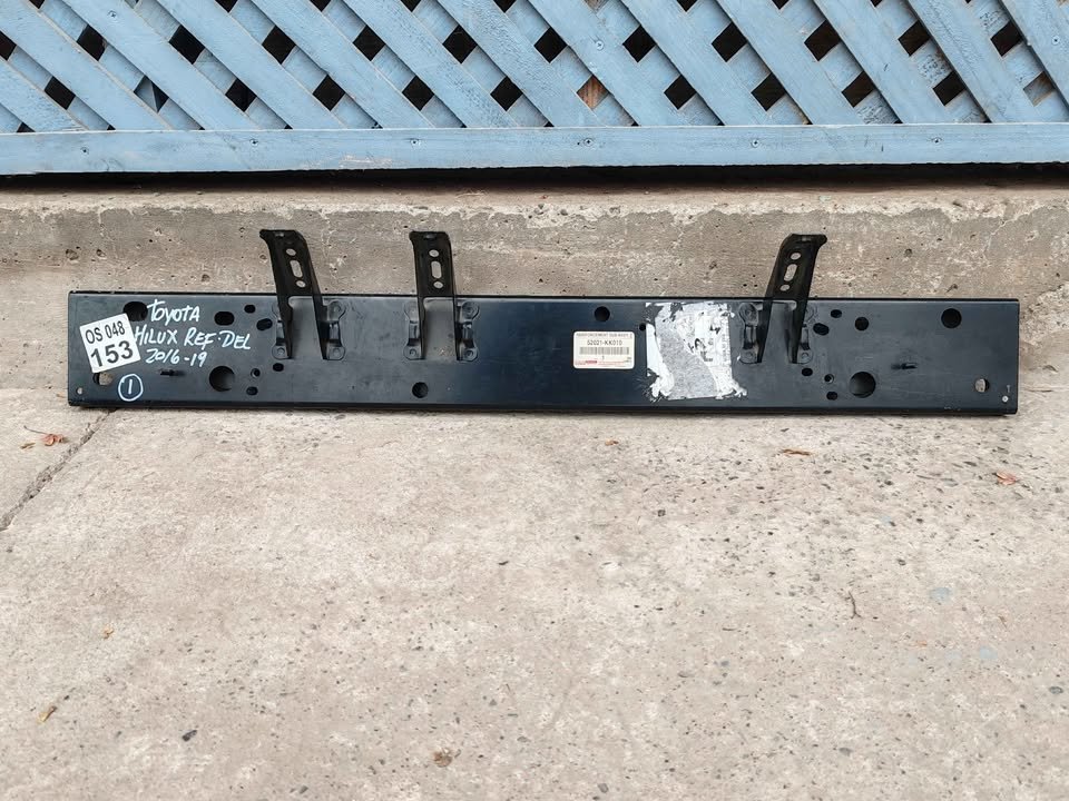 Refuerzo delantero Toyota Hilux 2016 - 2019 (I)