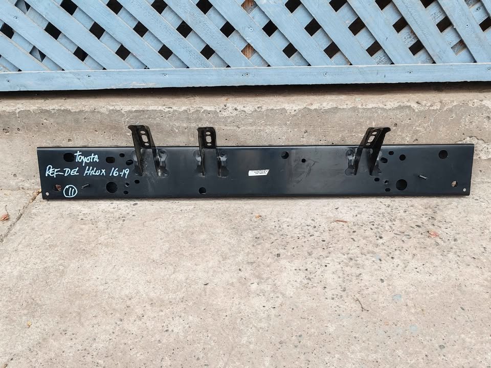 Refuerzo delantero Toyota Hilux 2016 - 2019 (ll)