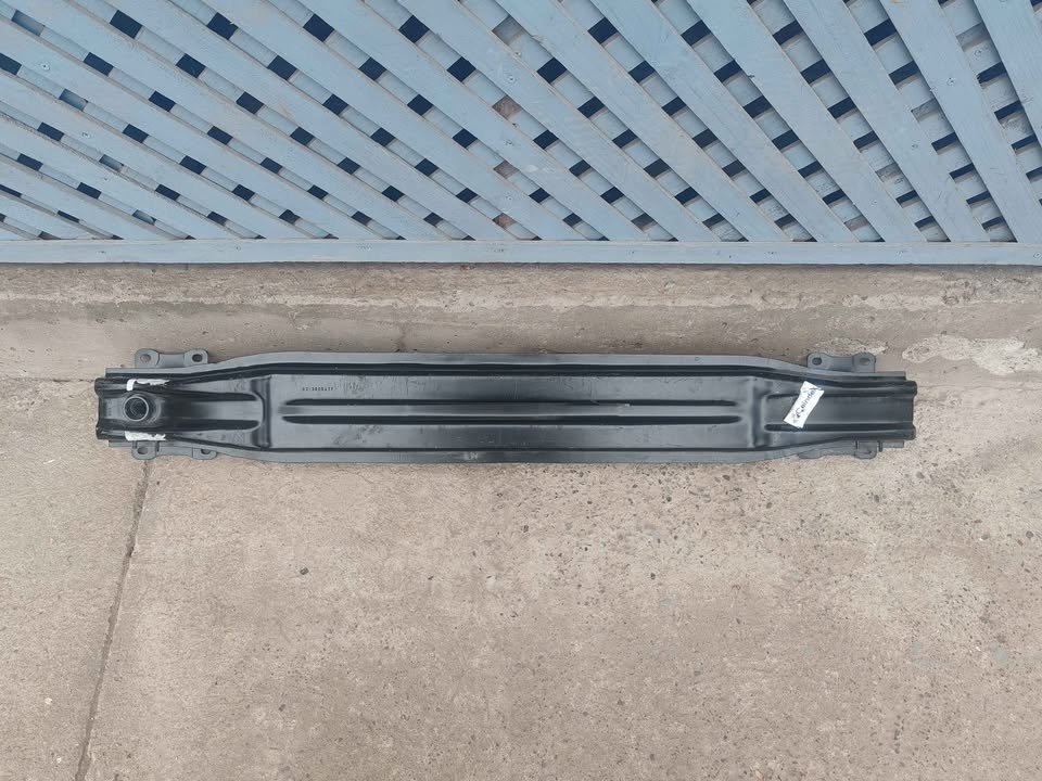Refuerzo trasero volkswagen Golf MK7 2015 - 2020