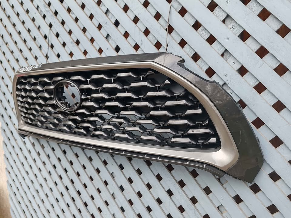 Mascara Toyota Corolla Cross 2022 - 2024 - Imagen 6