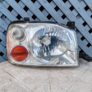 Óptico derecho Nissan Terrano 2005 - 2014