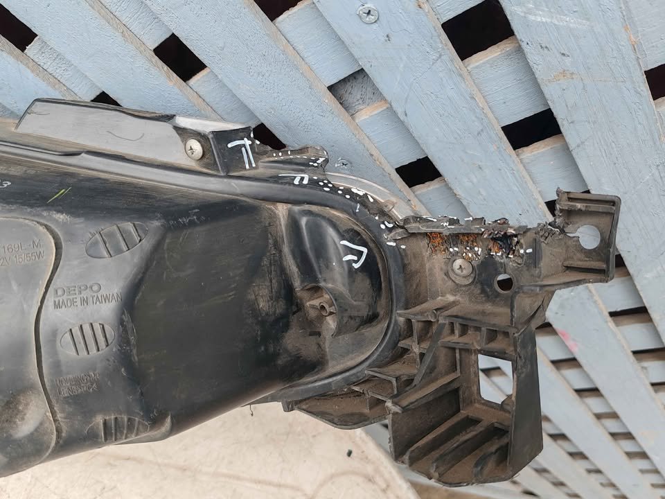 Óptico izquierdo Mazda 3 2014 - 2016 - Imagen 8