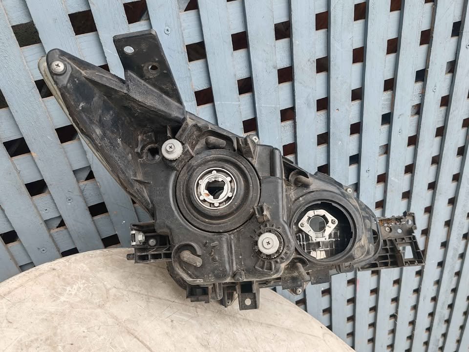 Óptico izquierdo Mazda 3 2014 - 2016 - Imagen 9
