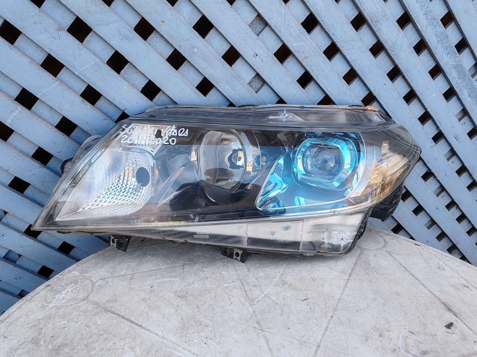Óptico izquierdo Suzuki Vitara 2017 - 2022 (II)