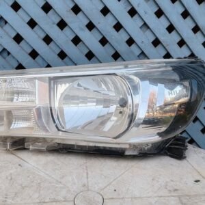 Óptico izquierdo Toyota Hilux 2016 - 2020 (ll)
