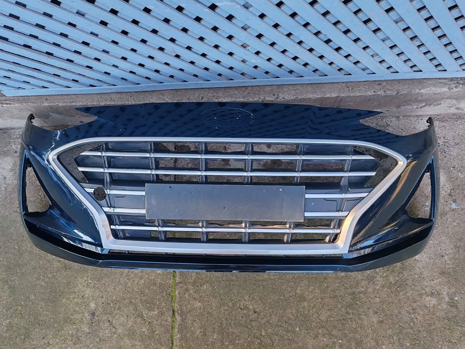 Parachoque delantero Hyundai Grand i10 HB 2021 - 2023