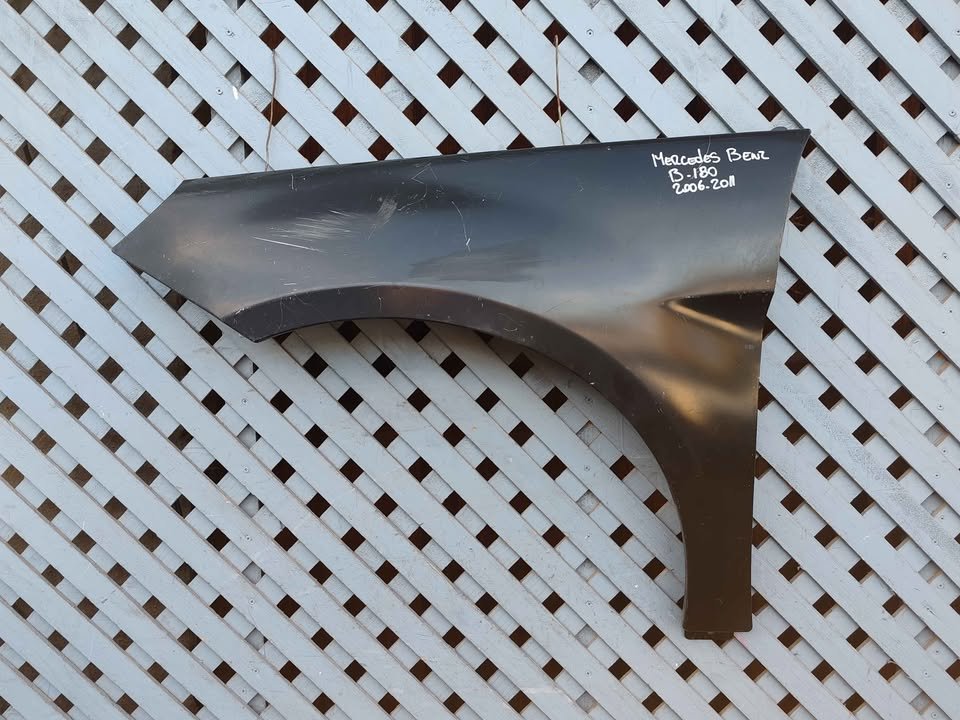 Tapabarro derecho mercedes Benz B180 2006 - 2010