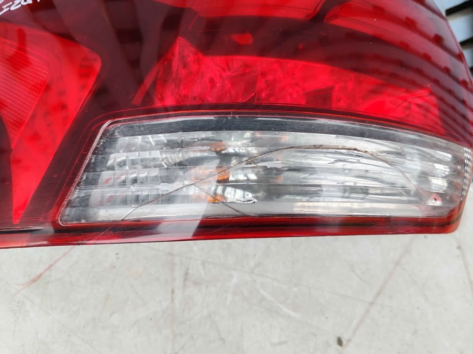 Foco trasero izquierdo Mitsubishi Outlander 2016 - 2021 - Imagen 4