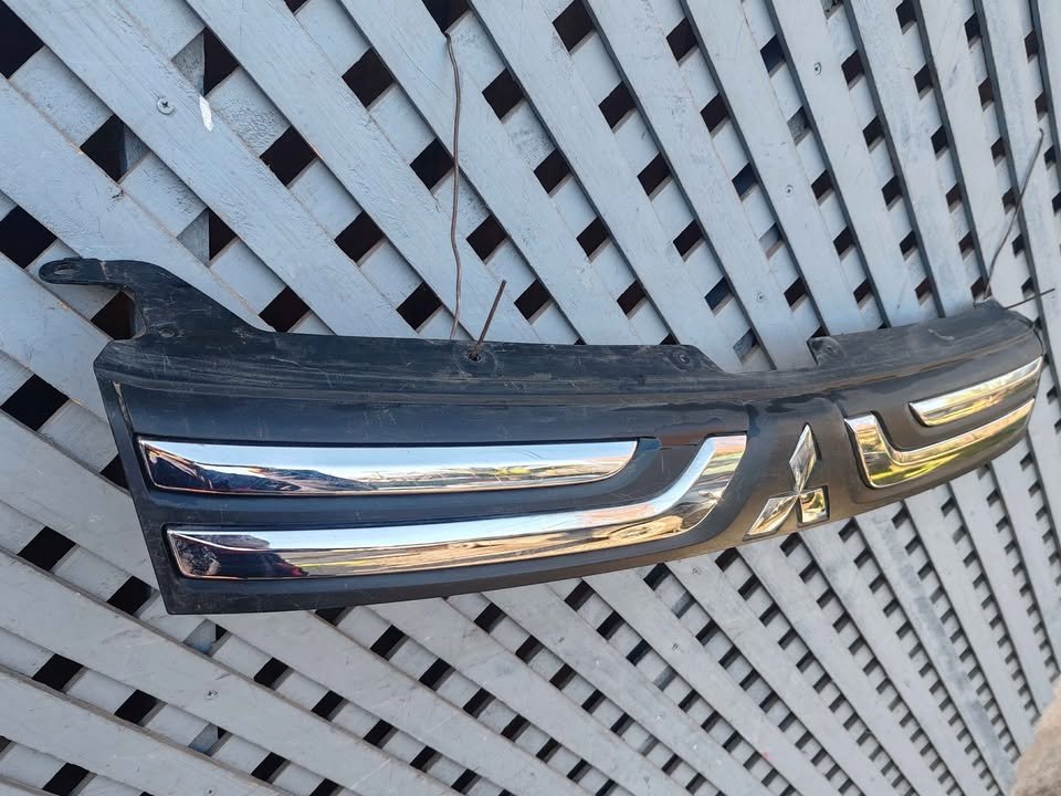 Mascara Mitsubishi Outlander 2014 - 2015 (ll) - Imagen 2