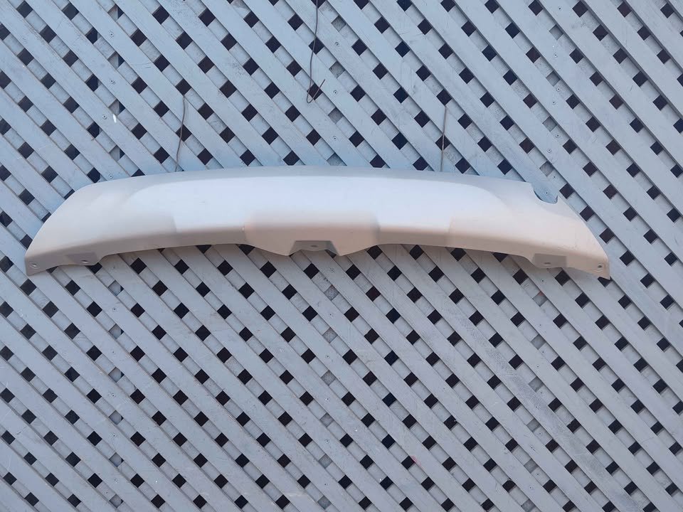 Moldura de parachoque trasero Chery Tiggo 8 2018 - 2024