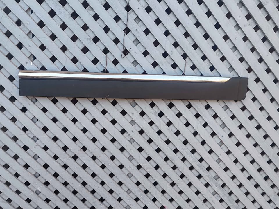 Moldura de puerta delantera derecha Chery Tiggo 5 2018 - 2020