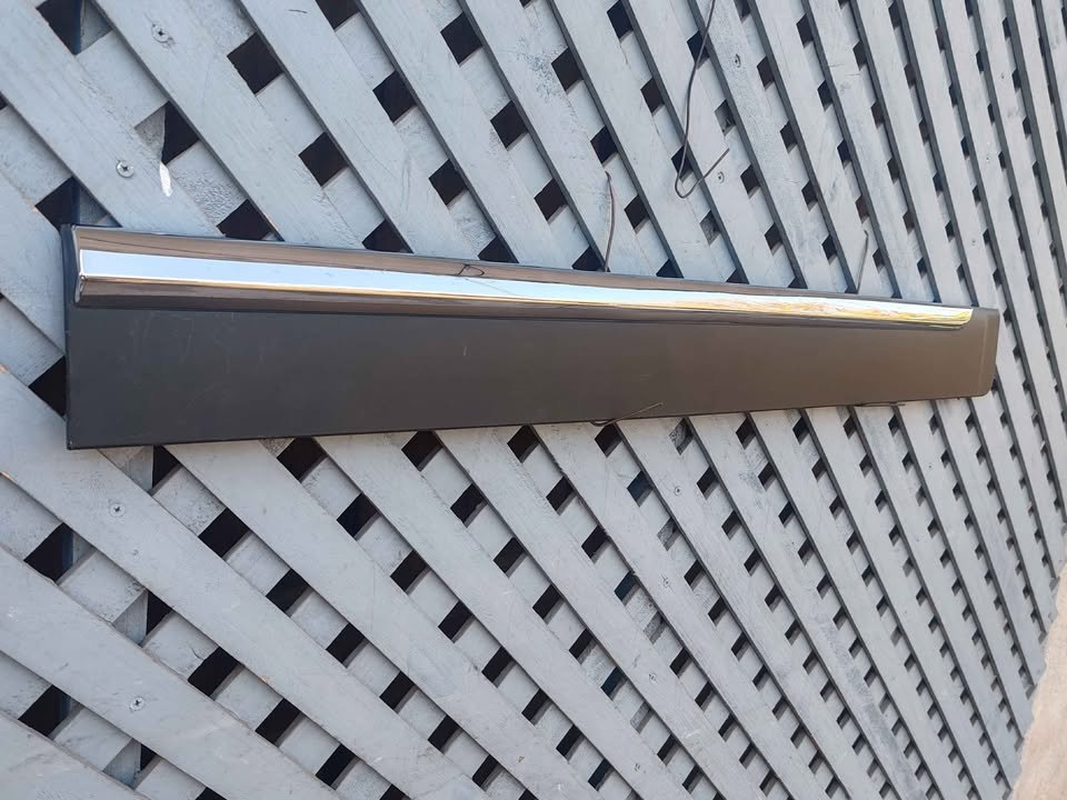 Moldura de puerta delantera derecha Chery Tiggo 5 2018 - 2020 - Imagen 2