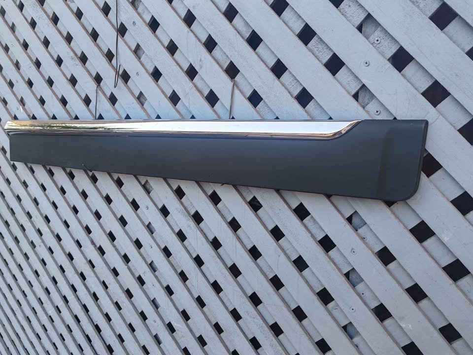 Moldura de puerta delantera derecha Chery Tiggo 5 2018 - 2020 - Imagen 3